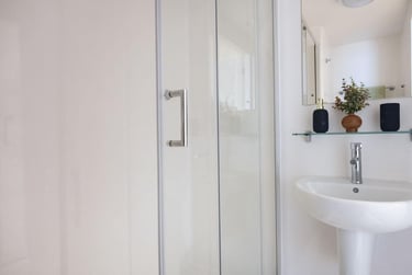 1 bed studio, St James Boulevard, Newcastle Upon Tyne, Newcastle, NE45SS - Image 2